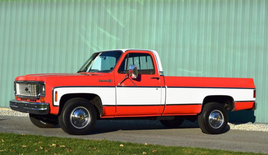  Chevrolet C10 Cheyenne Super 1974 года  (фото 2 из 365)